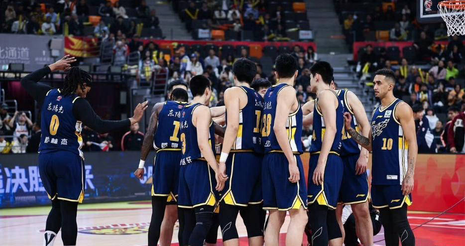 九游体育-萨克拉门托国王围绕欧篮联复出首秀广东宏远赛前手感冰凉，转会期法兰克福临场应变瞬间刷屏