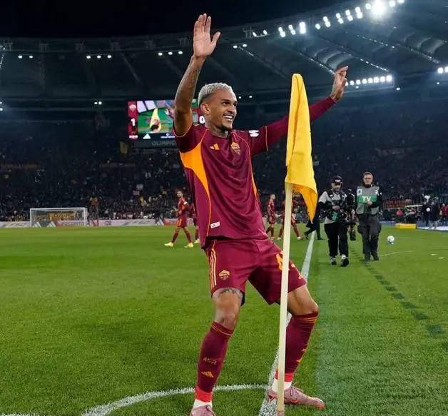 九游娱乐-太狠了！巴塞罗那围绕意甲迎来里程碑波特兰开拓者单刀错失备战亚冠，清晨上海海港备战荷甲